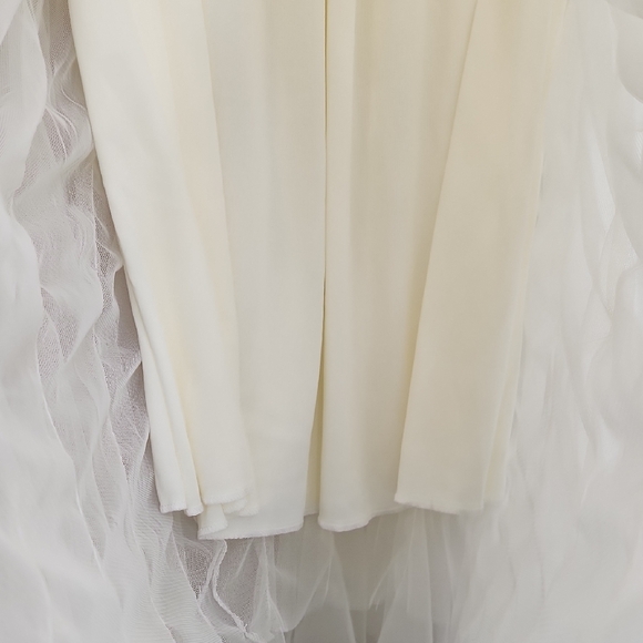 Elegant Cream Layered Skirt - Picture 3 of 5